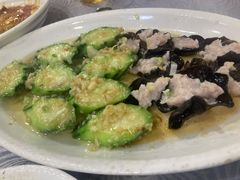 双蒜讓云耳蒸胜瓜-粤·向群饭店(龙津东路总店)