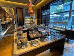 面包甜点陈列柜-深圳四季酒店·馥自助餐厅