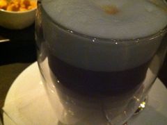 拿铁。杯子很特别-上海璞麗酒店