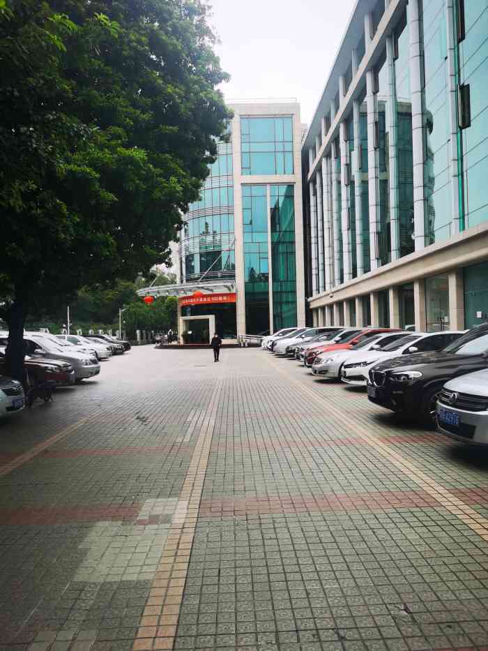 明粤酒家-"游玩荔湾湖公园,中午时分找到月明酒家开饭.