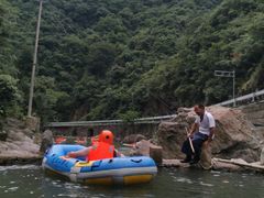 -安吉龙王山峡谷漂流