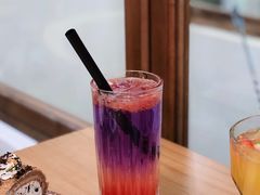 彩虹西柚气泡-猫小主咖啡·猫咖cat cafe(福田店)