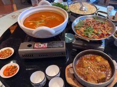 -帅巴人舅母子腊蹄民俗村