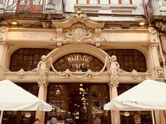 -Majestic Café