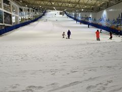-乔波室内滑雪场