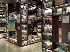 -钟书阁(群光广场店)