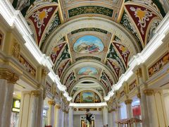 -江门新会碧桂园凤悦凤凰酒店(万达广场店)
