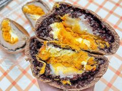 紫米麻薯奶酪肉松欧包-纯坊佳哥手作(江汉路店)