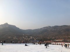 -济南卧虎山滑雪场