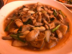 -J Daeng Seafood