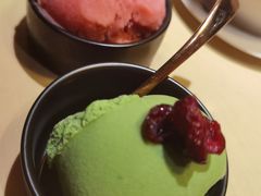 -余欢领鲜火锅(新街口店)