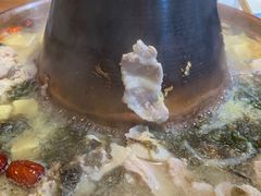-果松木炭酸菜铜火锅·外婆参鸡汤
