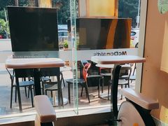 -麦当劳(中二横路店)