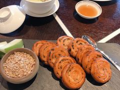 鸭肝酱伴葱油饼-杭州西子湖四季酒店·金沙厅