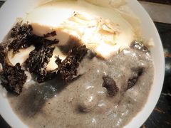 豆花加芝麻糊-上海南郊宾馆·阳光自助餐厅