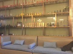 等位区-仁虎老火锅(黄泥磅店)