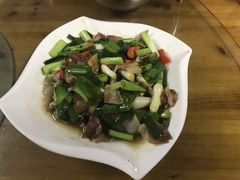 -芦茨金富饭庄·25年老字号·专做稻草鸡