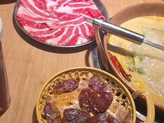 -洱火云南酸菜牛肉火锅(石景山当代商城店)
