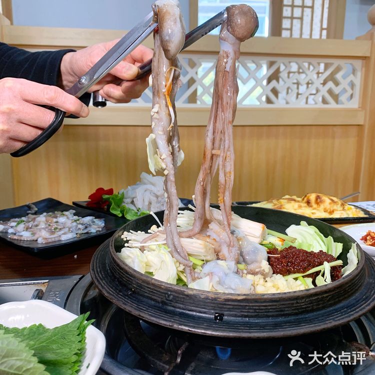 韩锅欧巴强力推荐理由就是章鱼太顶了，对我我这种吃货来说