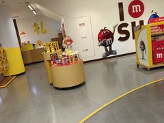 -m豆巧克力世界(上海世茂广场店)