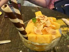 -莓园冰淇淋店