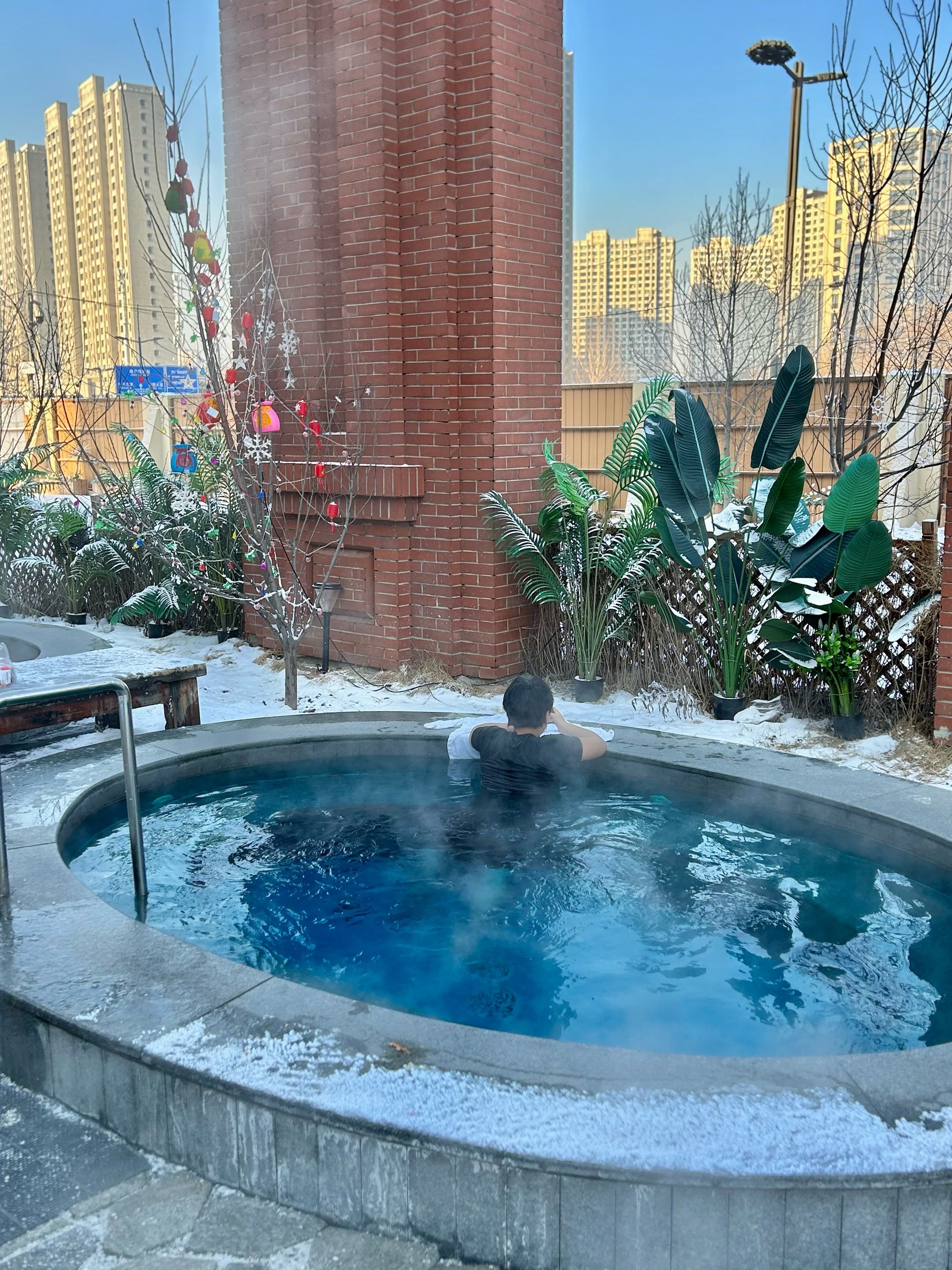 不出市区的绝美温泉!高铁站附近🥹