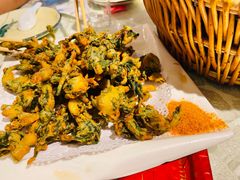 炸花椒芽儿-华盛园卷子王农家菜水库鱼