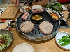 -江南猪肉商会无限续吃(弘大店)