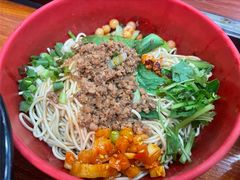 -爆炸头阿姨小四川正宗川味小吃(无任何分店)