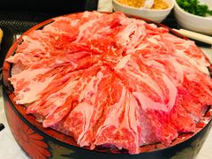 手切安格斯牛肉-鲜入围煮花胶鸡海鲜火锅