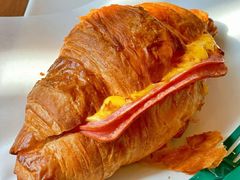 火腿芝士可颂-星巴克臻选(郑州中原万达店)