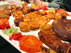 碎牛肉饼烤肉拼盘-Efes Turkish & Mediterranean Cuisine 艾菲斯餐厅(陆家嘴店)