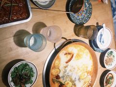 -洱火云南酸菜牛肉火锅(石景山当代商城店)