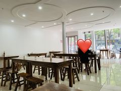 大堂-何记酿皮店(西流湾店)