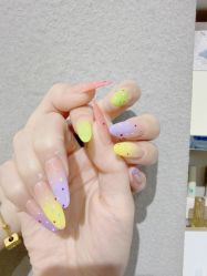 -进巍美甲美睫