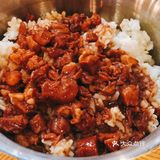 卤肉饭套餐、黑椒牛肉套餐，还可以，配的饮料