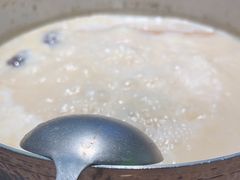 -洪氏嗨捞·广东猪肚鸡·椰子鸡火锅(西咸万象城店)