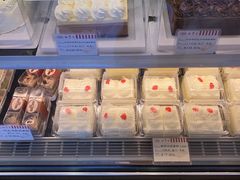 -红宝石·鲜奶小方·海派西点房(金杨店)
