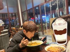 -兵哥豌豆面(雅颂居店)