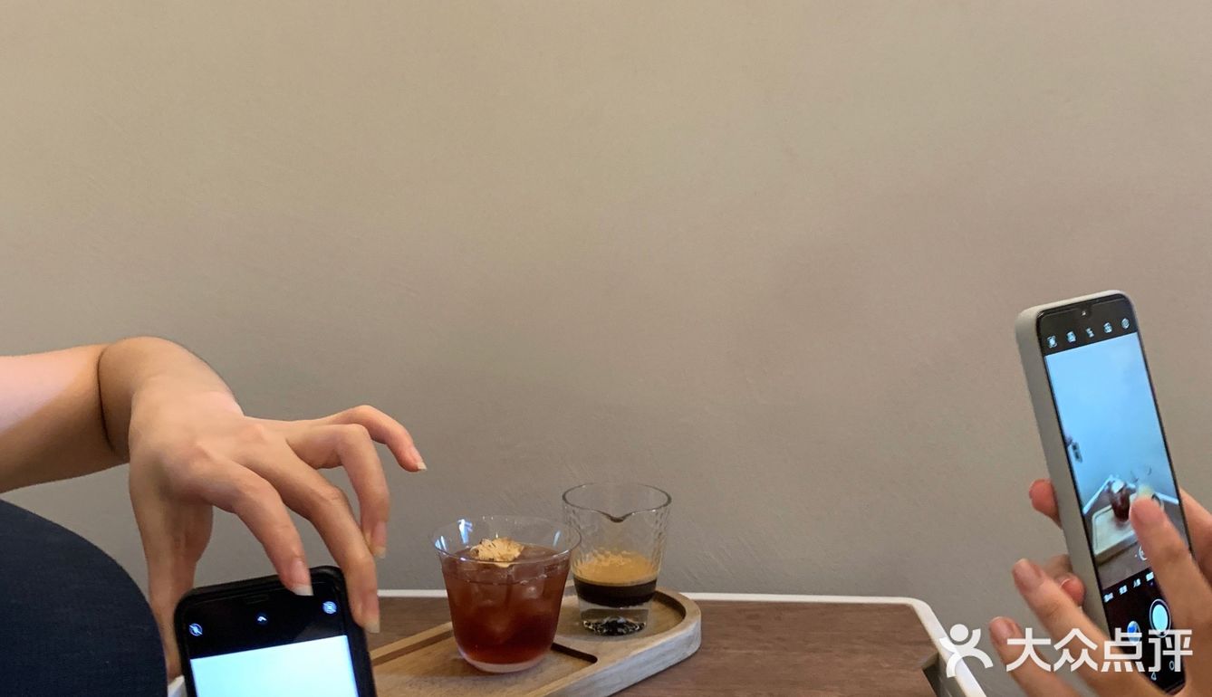 在咖啡厅交了一个叫“妞妞”的新朋友