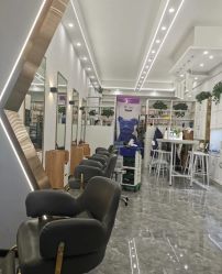 -V8潮牌·接发烫染连锁