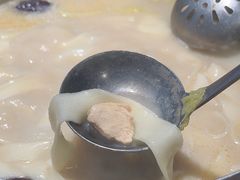 -洪氏嗨捞·广东猪肚鸡·椰子鸡火锅(西咸万象城店)