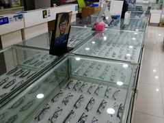 -发茂眼镜·蔡司依视路镜片(镇坪路店)