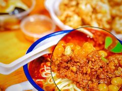 金牌杂酱面-胖胖板凳面
