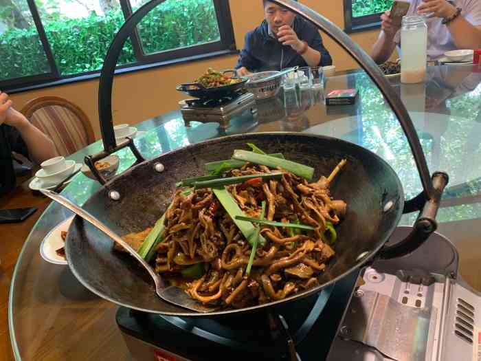 老妈鸭佬鸭(建设路店"味道好,价格比较实惠,环境还可以.