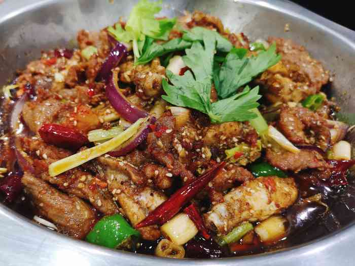 盐都干锅王-"位置在川大南门,价格便宜,上菜速度快,品.