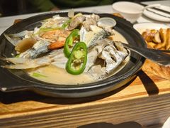 潮式杂鱼煲-香港深井掂檔烧鹅茶餐厅(海韵城店)