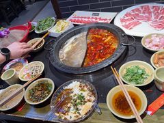-宽板凳老灶火锅(台湾街店)