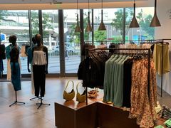 -URBAN REVIVO(上海中庚漫游城店)