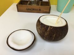 -志龙皇冠吃货椰子铺
